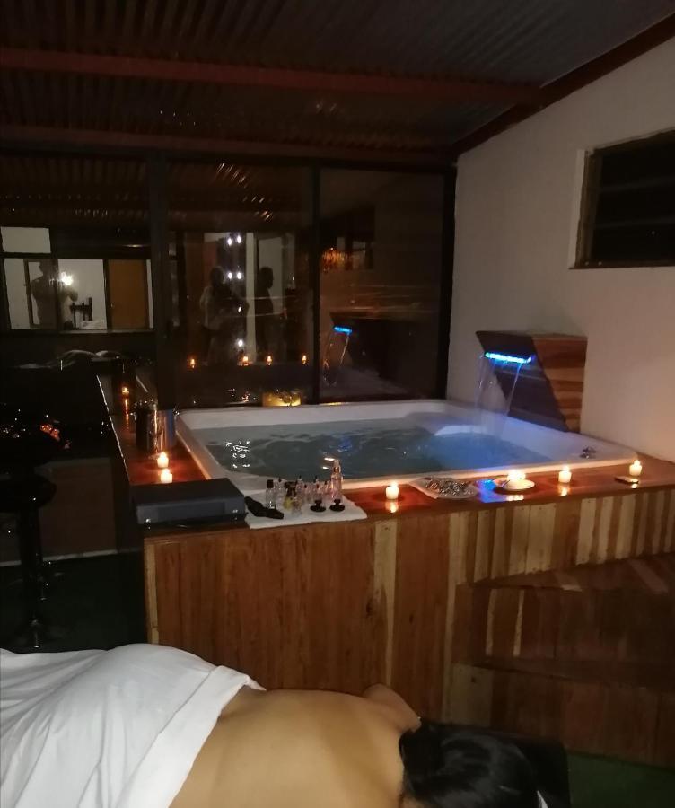 Apartment Casa De Piedra Con Jacuzzi